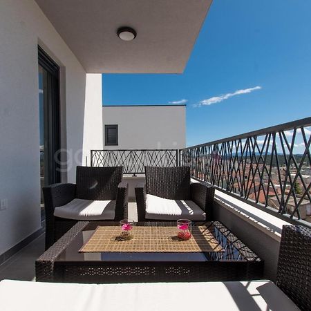 Sea View Apartment Leana Makarska Bagian luar foto