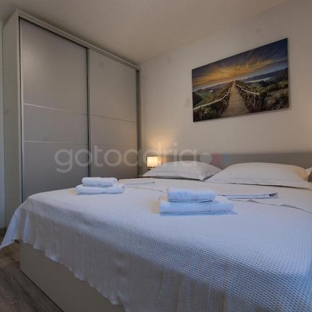 Sea View Apartment Leana Makarska Bagian luar foto