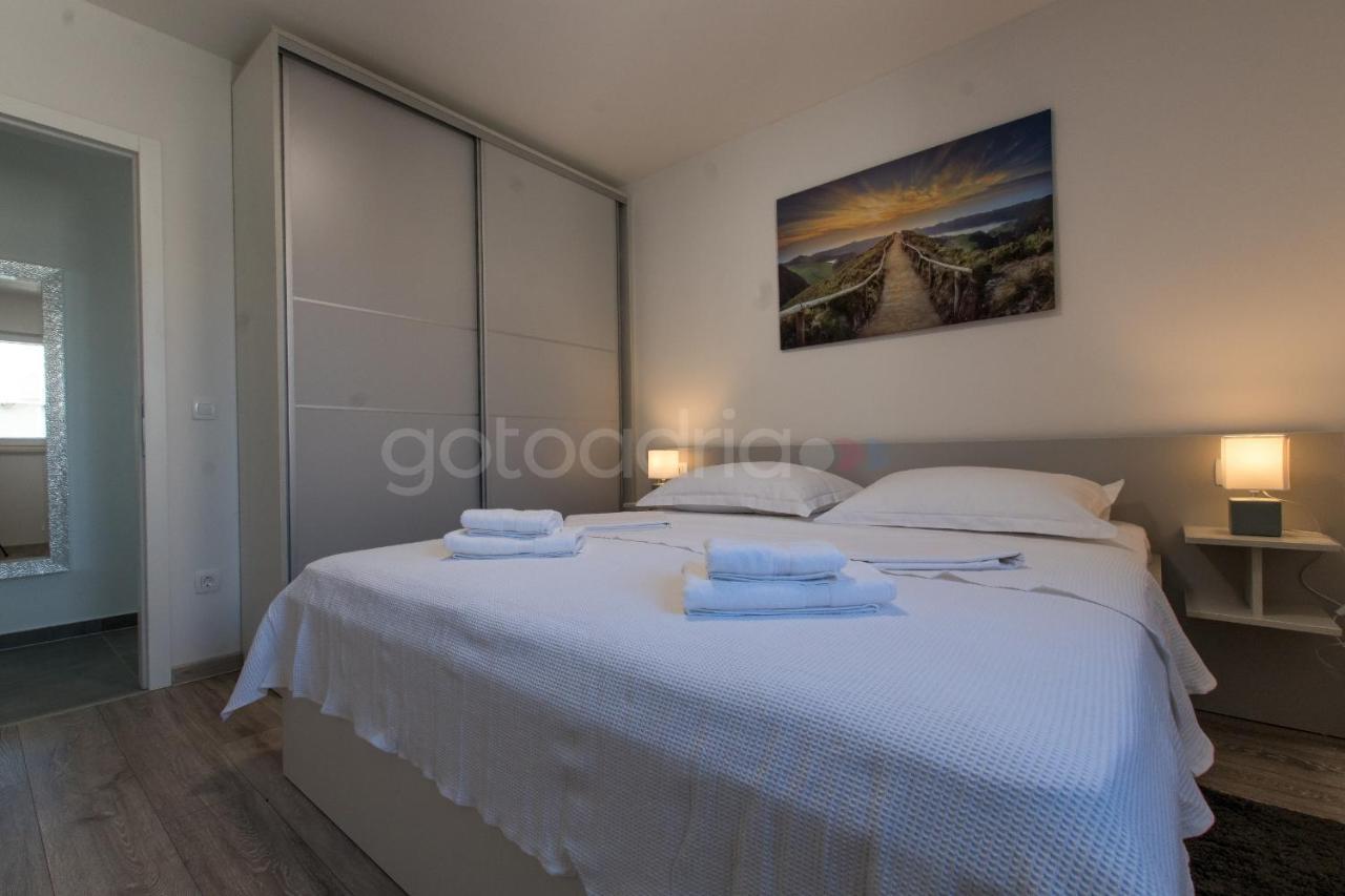 Sea View Apartment Leana Makarska Bagian luar foto