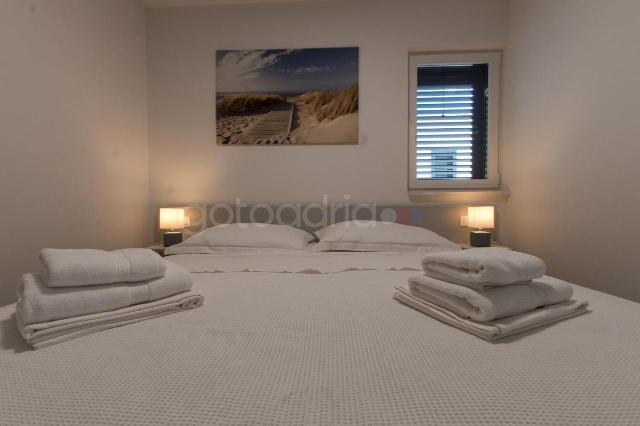 Sea View Apartment Leana Makarska Bagian luar foto