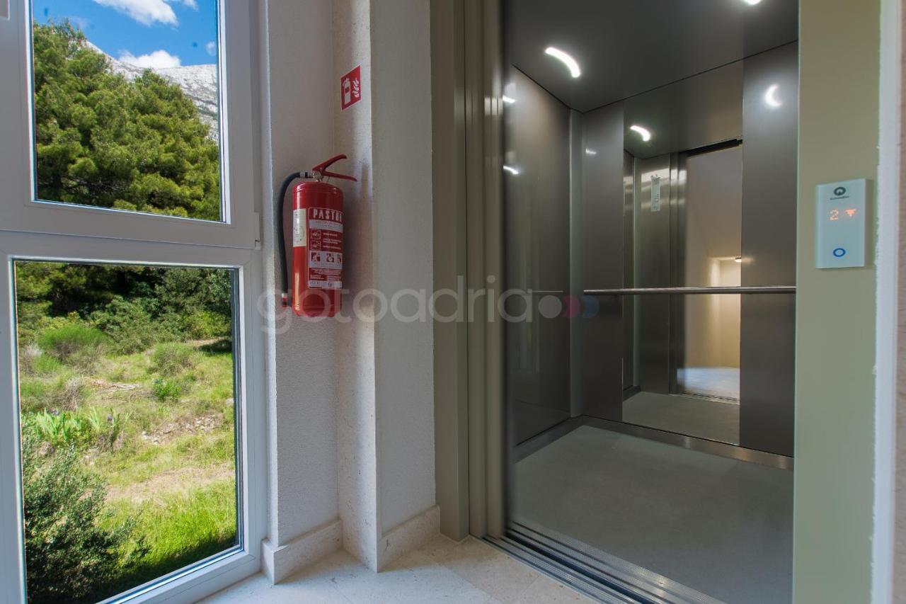 Sea View Apartment Leana Makarska Bagian luar foto
